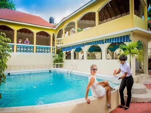 Villa La Cage Negril 3*,